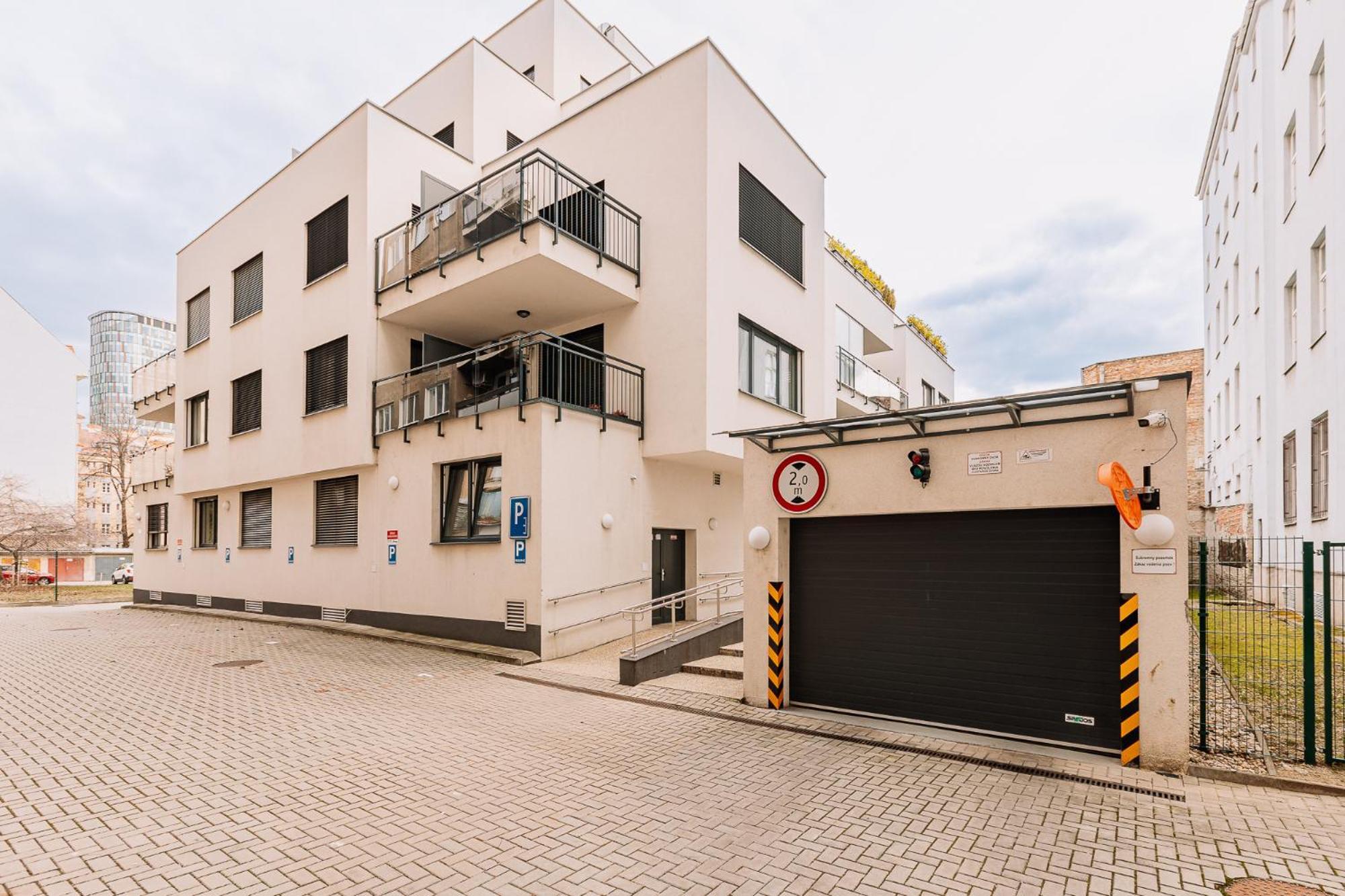Skau 2 Old Town Family & Business Apartment 2 Floor Free Parking Bratysława Zewnętrze zdjęcie