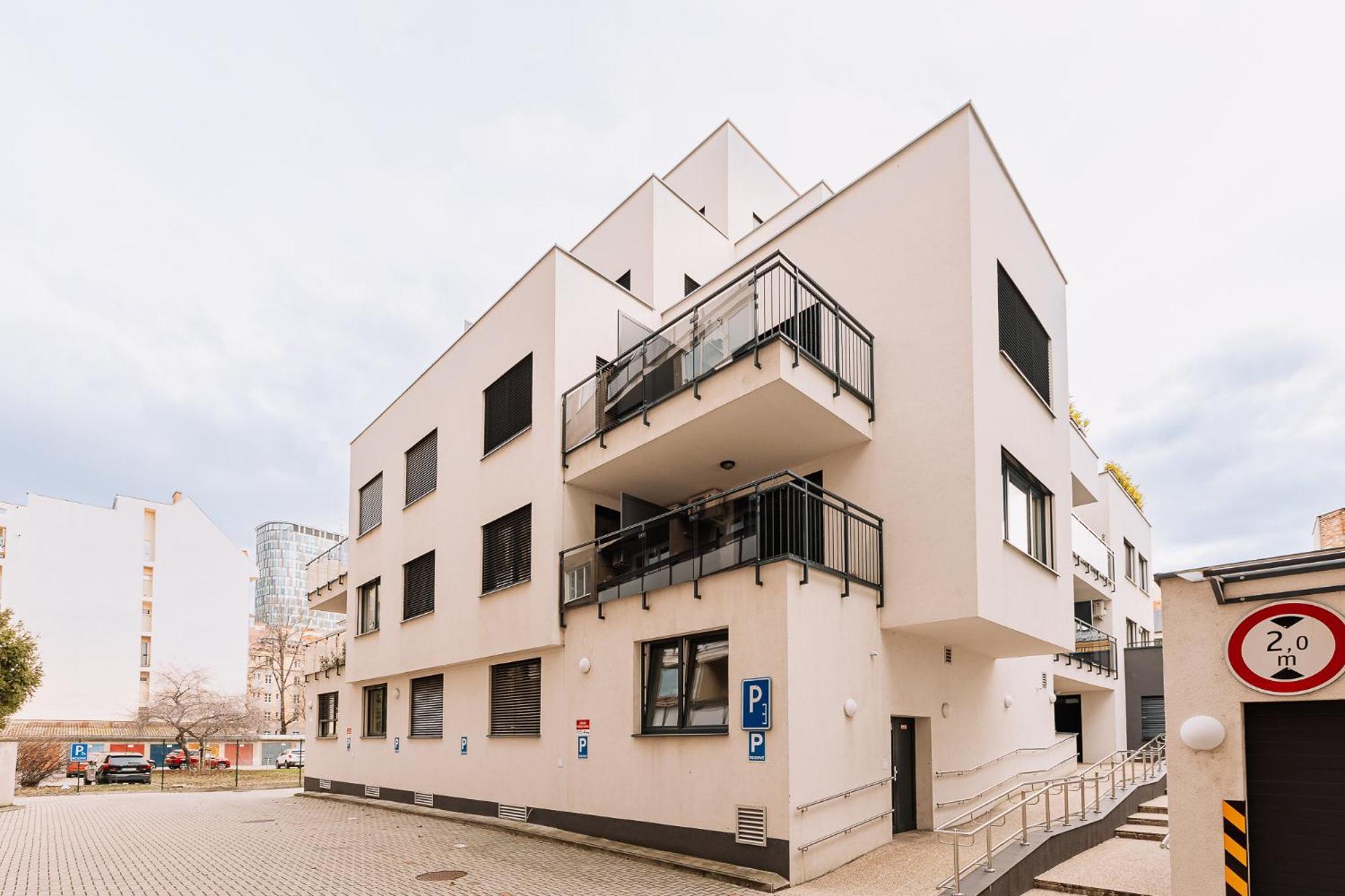 Skau 2 Old Town Family & Business Apartment 2 Floor Free Parking Bratysława Zewnętrze zdjęcie
